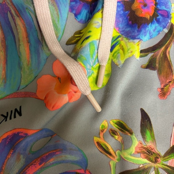 RARE Nike Women's Tropical Print Skirt - Multicolor size small parrots - Picture 2 of 5